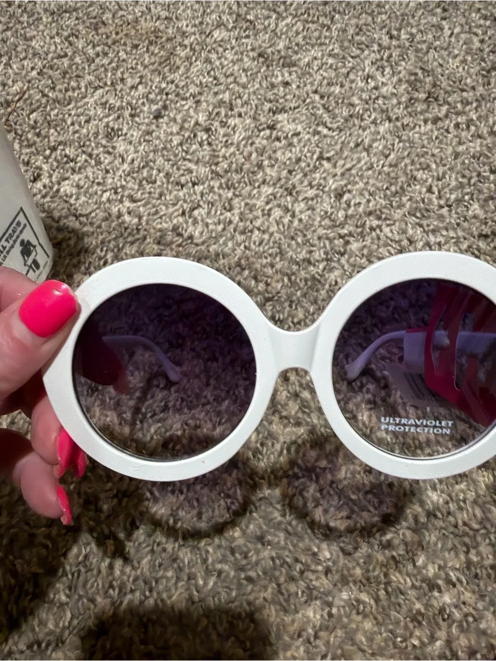 White Round Retro Sunglasses with UV Protection